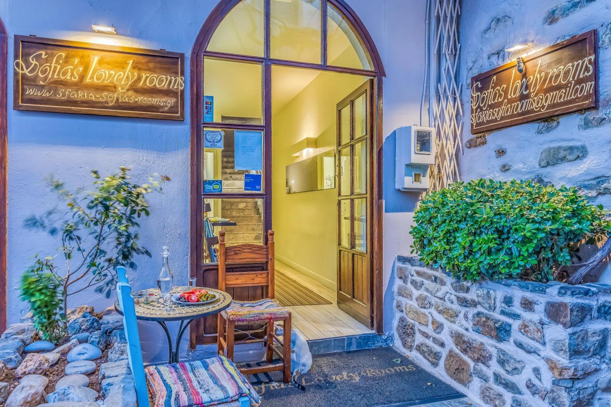 Sofia'S Lovely Rooms Khora Sfakion Exterior photo